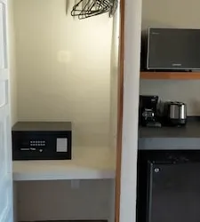 Victoria Suites hotel thumbnail 4