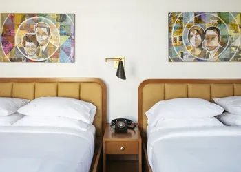 Dew Drop Inn hotel thumbnail 3