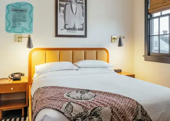 Dew Drop Inn hotel thumbnail 4