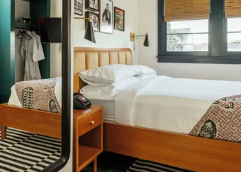 Dew Drop Inn hotel thumbnail 6