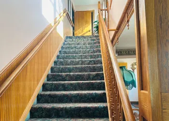 Victorian Inn Superior By Capital O NE hotel thumbnail 3