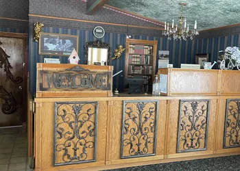Victorian Inn Superior By Capital O NE hotel thumbnail 8