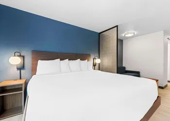 Everhome Suites Fayetteville near Fort Bragg hotel thumbnail 5