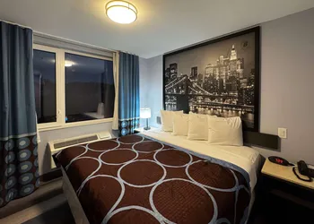 Super 8 by Wyndham Brooklyn Fulton Street/Broadway Junction hotel thumbnail 4