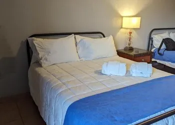 Ingles Motel hotel thumbnail 4