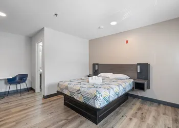 Southern Suites Pensacola Mobile hotel thumbnail 5