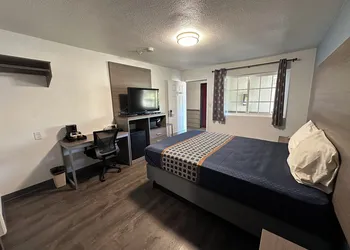 Sands Motel hotel thumbnail 3