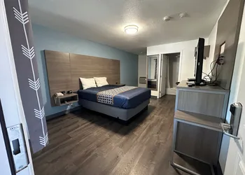 Sands Motel hotel thumbnail 5