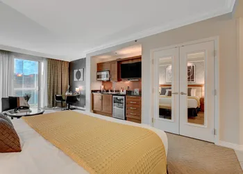 Studio 25 HIGH FLR MGM Signature Balcony hotel thumbnail 5