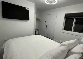 South Shore Motel hotel thumbnail 6