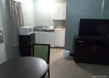 Homes-N-Courts hotel thumbnail 4