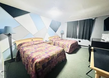 Grizzly Motor Hotel hotel thumbnail 3