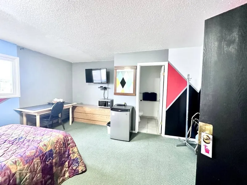 Grizzly Motor Hotel hotel detail image 6