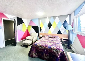 Grizzly Motor Hotel hotel thumbnail 7