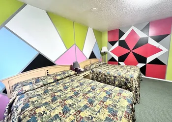 Grizzly Motor Hotel hotel thumbnail 8