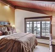 Rustic Mountain View 2Bedroom Condo- Lodge at Vail by RedAwning hotel detail image 3