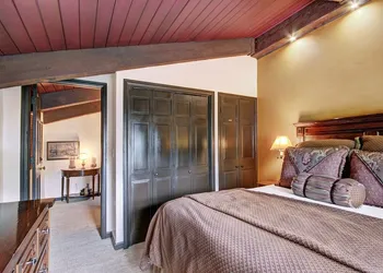 Rustic Mountain View 2Bedroom Condo- Lodge at Vail by RedAwning hotel thumbnail 4