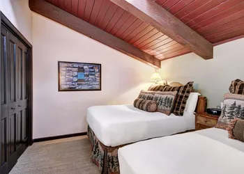 Rustic Mountain View 2Bedroom Condo- Lodge at Vail by RedAwning hotel thumbnail 6