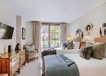 Exclusive 2BR Ritz-Carlton w Mountain Rustic Décor by RedAwning - Save 20% on 7+ Nights! hotel thumbnail 2