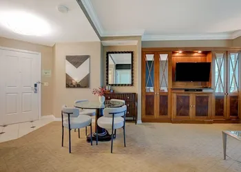 LUXE 702 MGM Signature 1 BR 2 BTH SUITE hotel thumbnail 5