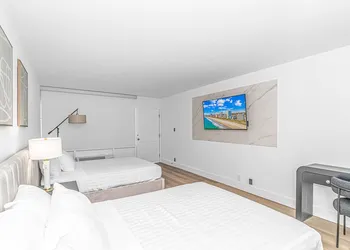 Fifth and Ocean hotel thumbnail 3