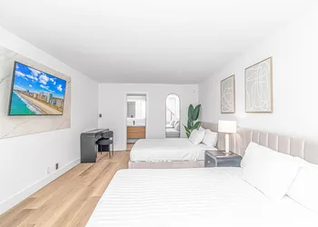 Fifth and Ocean hotel thumbnail 5
