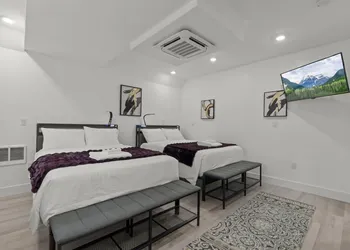 New Season Royals hotel thumbnail 6