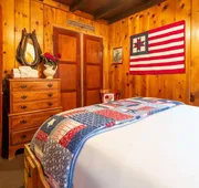 Arrowhead Pine Rose Cabins hotel detail image 4