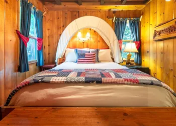 Arrowhead Pine Rose Cabins hotel thumbnail 5