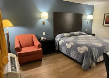 Hilltop Inn hotel thumbnail 3