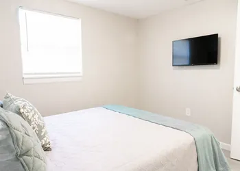 University Serenity Suites 15th hotel thumbnail 2