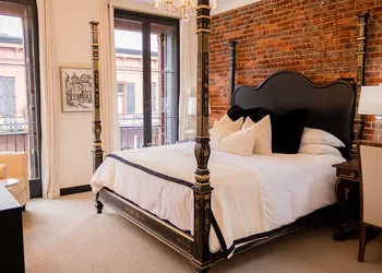 Speakeasy Suites hotel thumbnail 3
