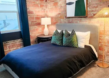 Speakeasy Suites hotel thumbnail 7