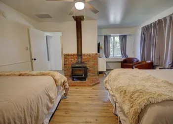 THE Cottage #2504 hotel thumbnail 2