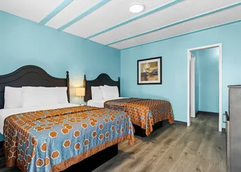 Rodeway Inn & Suites North Hollywood Burbank Airport - Universal Area hotel thumbnail 4