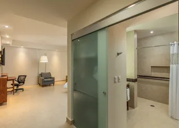 Hampton Inn & Suites by Hilton Los Cabos hotel thumbnail 6