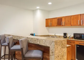 Hampton Inn & Suites by Hilton Los Cabos hotel thumbnail 7