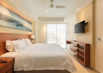 Hampton Inn & Suites by Hilton Los Cabos hotel thumbnail 8