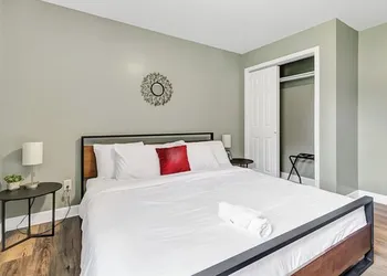 Near Arsenal American Oasis 2 units hotel thumbnail 3