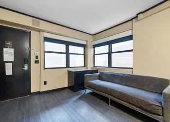 Hudson Yards Hotel hotel thumbnail 5