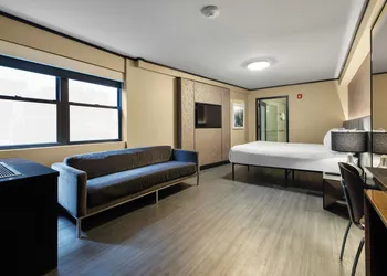 Hudson Yards Hotel hotel thumbnail 6