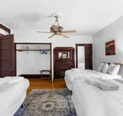 Private Pool and Renovated Home hotel detail image 4