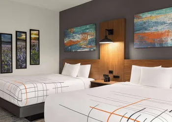 La Quinta Inn & Suites By Wyndham Austin South hotel thumbnail 6