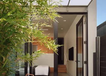 Frame Hotel - SoCo hotel thumbnail 7