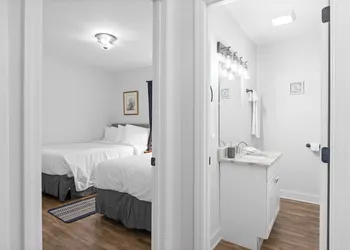 Trendy at Hoyt Two Homes hotel thumbnail 5