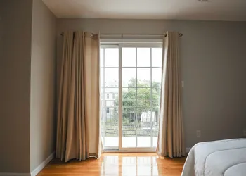 Newark Liberty Gem Brick House Apt 3 hotel thumbnail 5