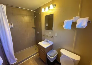 Thousand Hills hotel thumbnail 3