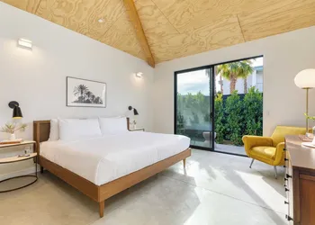 Blackhaus Full Buyout by Avantstay 16-room Hotel hotel thumbnail 7