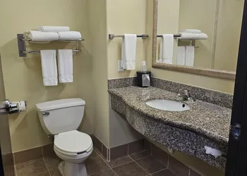 Express Inn Leesville Ft Johnson hotel thumbnail 3