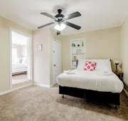 Adorable on Taylor Both Units hotel detail image 4